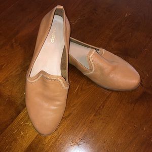 Aldo Beige Leather Flats